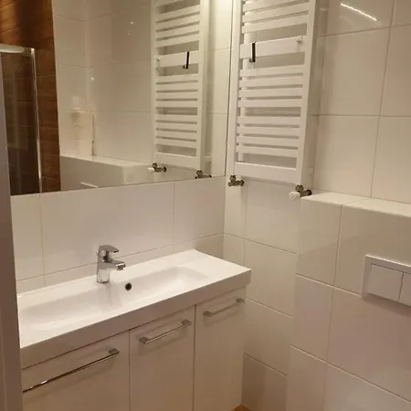 Maly W Zieleni Blisko Jeziora Appartement
